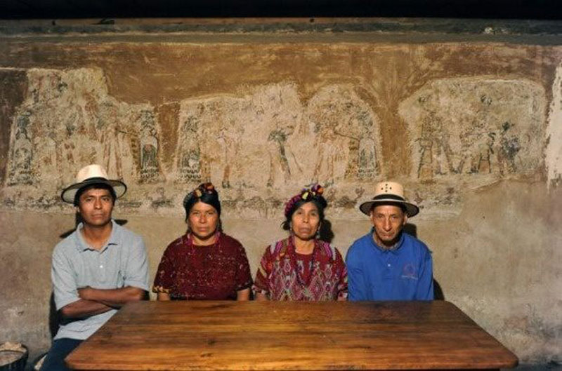 Bu insanlar evlerinin altında eski Maya duvar resimleri buldular.