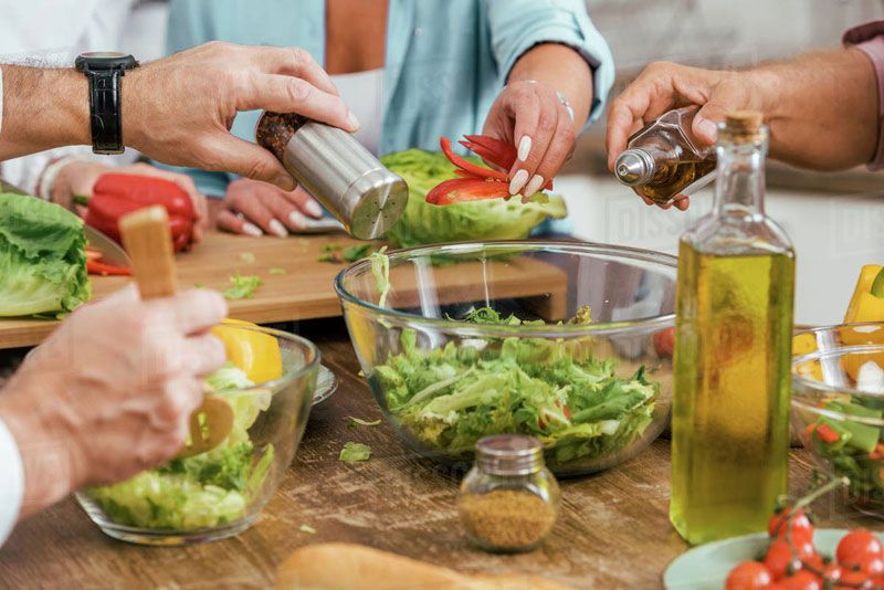 Tatmin edici bir salata hazırlamak için 5 adım
