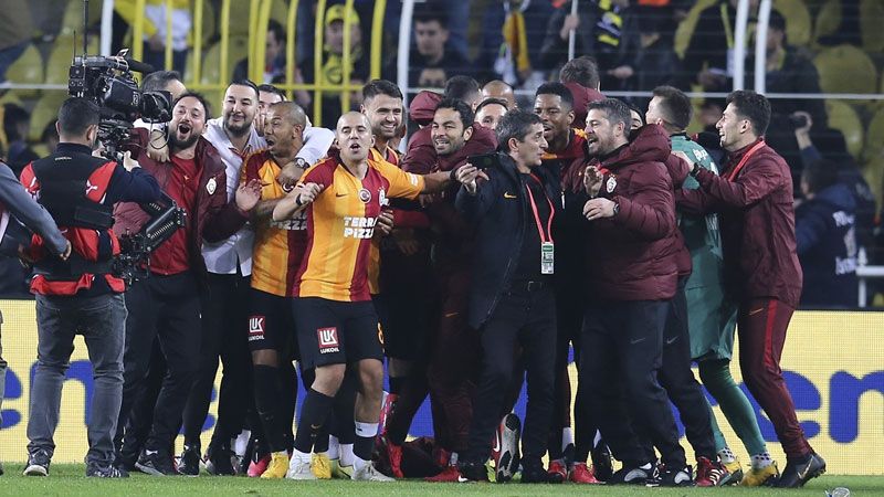 Galatasaray Kadıköy'de 20 Yıl Sonra Fenerbahçe'yi Mağlup Etti
