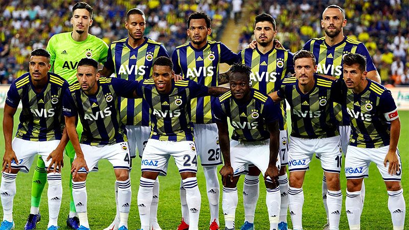 Fenerbahçe'de hangi futbolcu da corona virüsü görüldü?